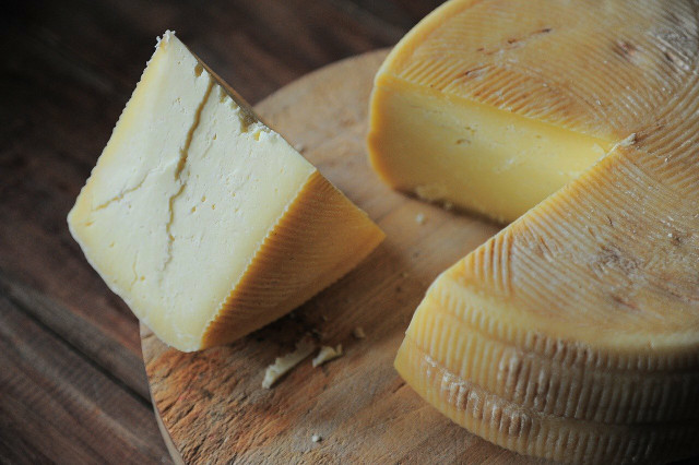 cheese-is-one-of-the-worst-foods-for-the-environme-cc0-pixabay-alexklen-220404_download Cheese is one of the worst foods for the environment due to high amount of greenhouse gasses that cows produce.