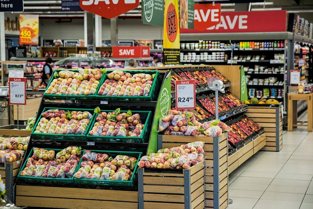 check-the-label-thoroughly-before-heading-to-the-c-cc0-pixabay-stevepb-220718_download Check the label thoroughly before heading to the checkout.