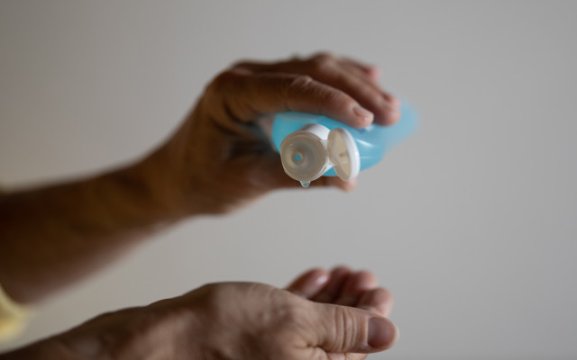 Homemade hand sanitizer DIY hand sanitizing gel method Homemade hand sanitizer DIY hand sanitizing gel method