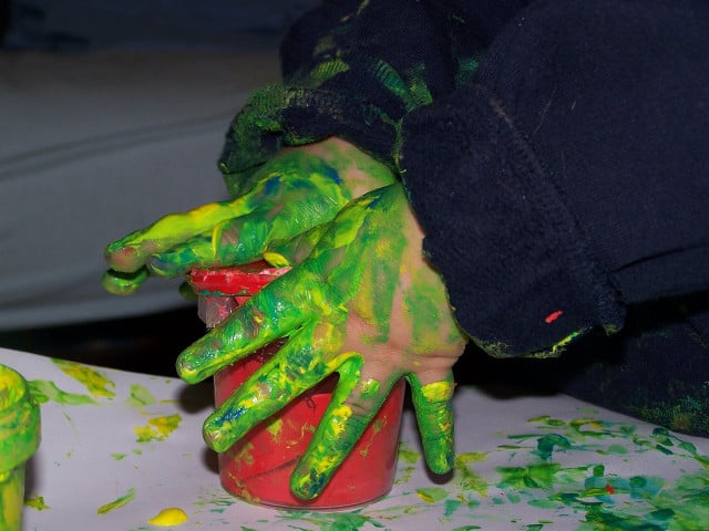water-based-paint-for-window-painting-is-washable-cc0-pixabay-nadinedoerle-230614_download Water based paint for window painting is washable.