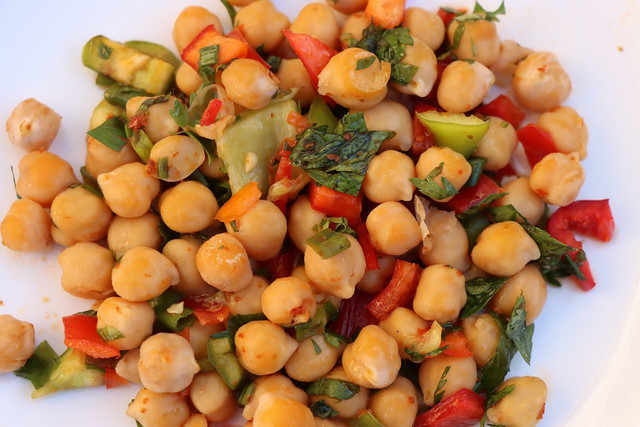 roasted-chickpeas-give-this-vegan-shawarma-a-toast-cc0-pixabay-huseyinaslantv-220529_download Roasted chickpeas give this vegan shawarma a toasted crunchiness that's sure to satisfy your tastebuds.