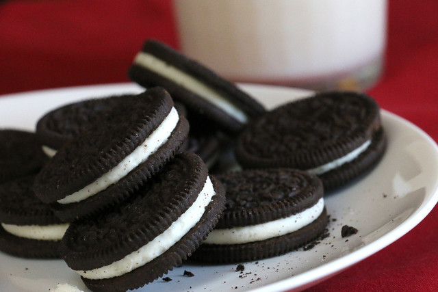 enjoying-your-oreo-dupes-with-a-glass-of-soy-or-oa-cc0-pixabay-lorimalhiot-230209_download Enjoying your Oreo dupes with a glass of soy or oat milk on the side and enjoy your palm oil-free products.