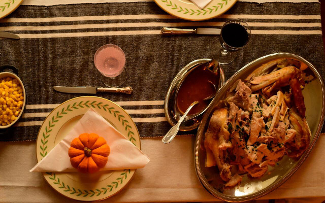 stray-away-from-a-traditional-turkey-dinner-and-tr-cc0-public-domain-unsplash-philippe-murray-pie-221013_download Stray away from a traditional turkey dinner and try some of our vegetarian Thanksgiving dishes instead.