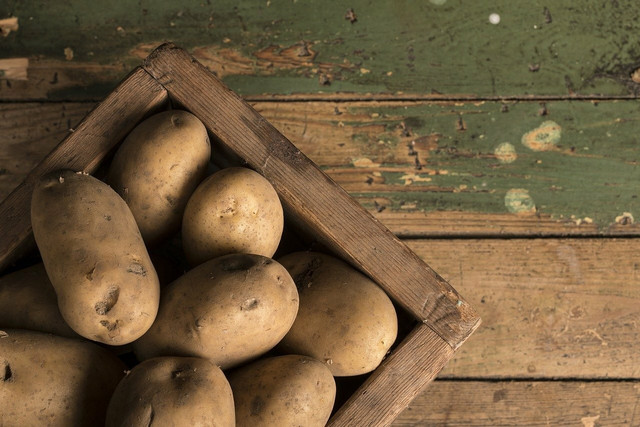 russet-potatoes-work-best-for-baked-potatoes-but-cc0-pixabay-markopaak-220216_download Russet potatoes work best for baked potatoes, but any potatoes are fine.