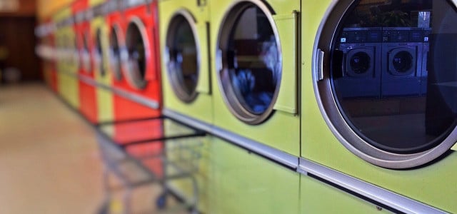 washing clothes with vinegar