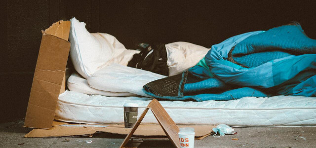 how to help homeless people