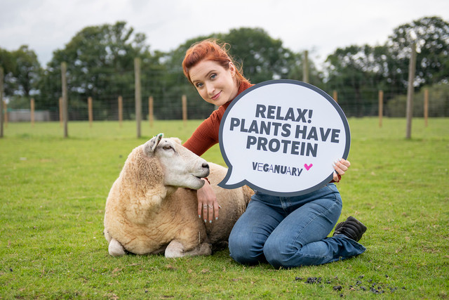 actress-eva-o-hara-supporting-veganuary-veganuary-221127_download Actress Eva O Hara supporting Veganuary.