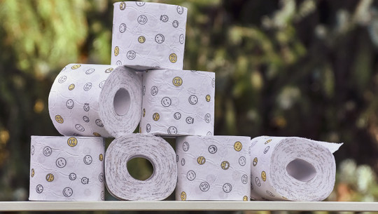 what is toilet paper made of