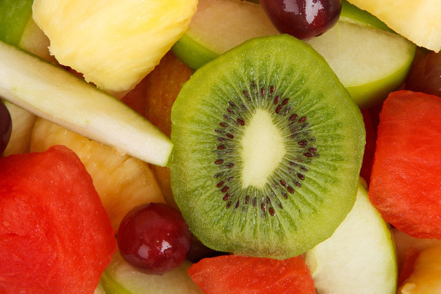 send-your-kids-to-school-with-a-small-fruit-salad-cc0-pixabay-publicdomainpictures-220712_download Send your kids to school with a small fruit salad for snack time.